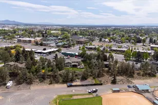 1725 SW Parkway Dr, Redmond, OR 97756 - Photo 57