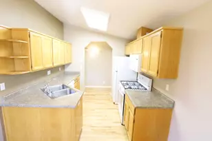 617 SW Balsam Rd, Grants Pass, OR 97526 - Photo 3