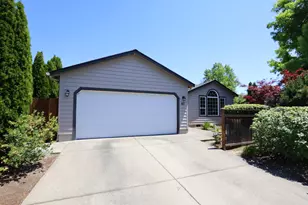 617 SW Balsam Rd, Grants Pass, OR 97526 - Photo 1