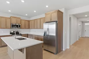 2701 NW 26th Loop N, Redmond, OR 97756 - Photo 3