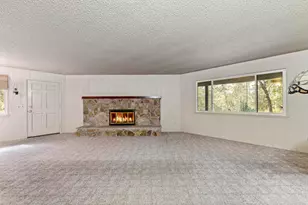 200 Clydesdale Dr, Grants Pass, OR 97526 - Photo 7