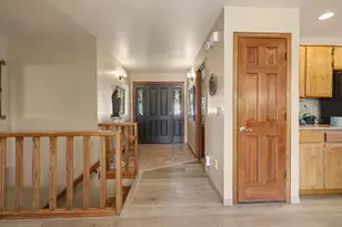 1361 La Loma Dr, Medford, OR 97504 - Photo 9