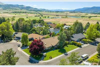 1361 La Loma Drive, Medford, OR 97504 - Photo 35