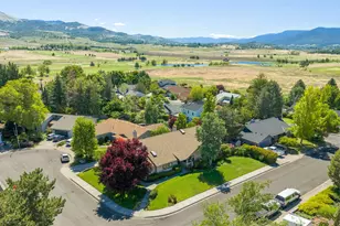 1361 La Loma Dr, Medford, OR 97504 - Photo 35
