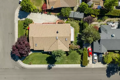 1361 La Loma Drive, Medford, OR 97504 - Photo 5