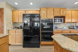 1361 La Loma Dr, Medford, OR 97504 - Photo 49