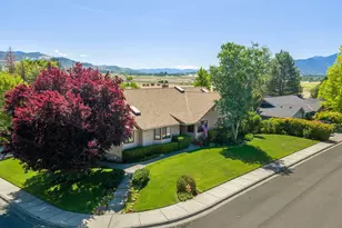1361 La Loma Dr, Medford, OR 97504 - Photo 9