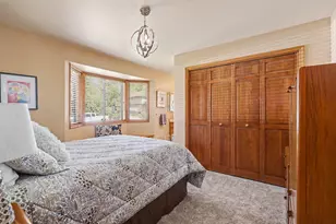 1361 La Loma Dr, Medford, OR 97504 - Photo 25