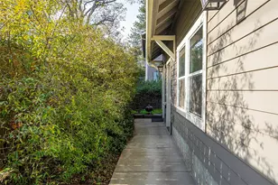 563 Rock St, Ashland, OR 97520 - Photo 37