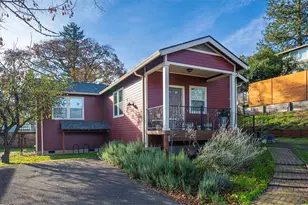 563 Rock St, Ashland, OR 97520 - Photo 5