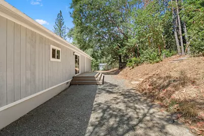 18505 E Evans Creek Road, Rogue River, OR 97537 - Photo 15