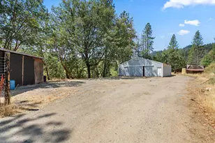 18505 E Evans Creek Rd, Rogue River, OR 97537 - Photo 7