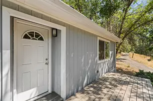 18505 E Evans Creek Rd, Rogue River, OR 97537 - Photo 5