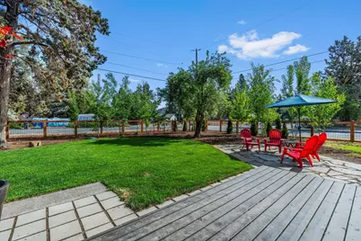 565 SE Woodland Boulevard, Bend, OR 97702 - Photo 5