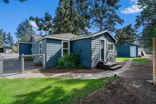 565 SE Woodland Blvd, Bend, OR 97702 - Photo 35
