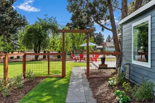 565 SE Woodland Blvd, Bend, OR 97702 - Photo 3