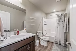 951 SE Maliah Ave, Madras, OR 97741 - Photo 15
