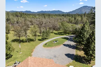 2802 Russell Road, Merlin, OR 97532 - Photo 9