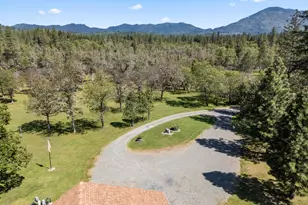 2802 Russell Rd, Merlin, OR 97532 - Photo 9