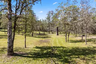 2802 Russell Rd, Merlin, OR 97532 - Photo 7