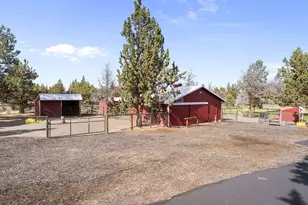 61935 Ten Barr Ranch Rd, Bend, OR 97701 - Photo 61