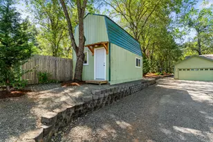 335 Summit Loop, Grants Pass, OR 97527 - Photo 17