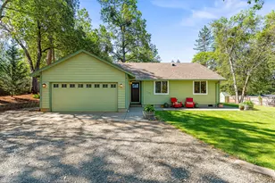 335 Summit Loop, Grants Pass, OR 97527 - Photo 3