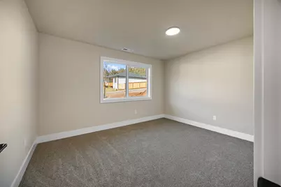 1175 Orange Blossom Drive #129, Klamath Falls, OR 97601 - Photo 27