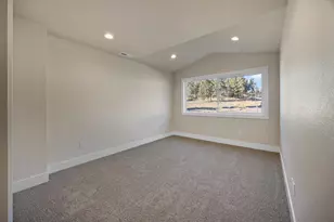 1175 Orange Blossom Dr, Klamath Falls, OR 97601 - Photo 25