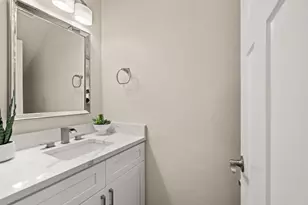 205 N Oregon St, Jacksonville, OR 97530 - Photo 21