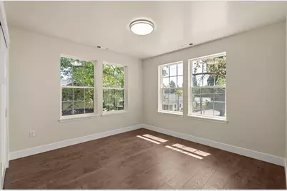 205 N Oregon Street, Jacksonville, OR 97530 - Photo 23