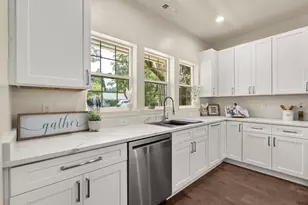 205 N Oregon St, Jacksonville, OR 97530 - Photo 11