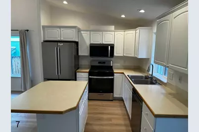 242 NW 25th Street, Redmond, OR 97756 - Photo 7