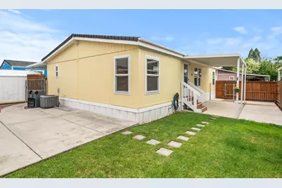 1570 S Peach Street #SPC 31, Medford, OR 97501 - Photo 5