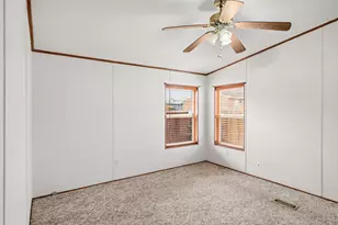 1570 S Peach St, Medford, OR 97501 - Photo 7