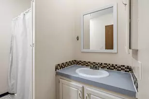 1570 S Peach St, Medford, OR 97501 - Photo 19