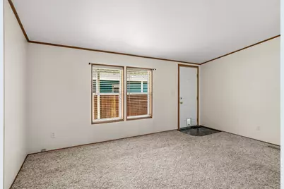 1570 S Peach Street #SPC 31, Medford, OR 97501 - Photo 11