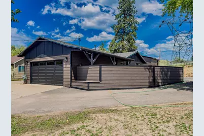 2211 California Avenue, Klamath Falls, OR 97601 - Photo 1