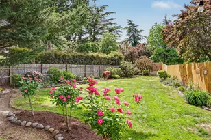 575 Carriage Ct, Jacksonville, OR 97530 - Photo 15