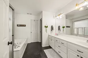 575 Carriage Ct, Jacksonville, OR 97530 - Photo 13