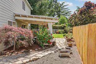 575 Carriage Ct, Jacksonville, OR 97530 - Photo 21