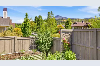 3841 Shamrock Drive, Medford, OR 97504 - Photo 31