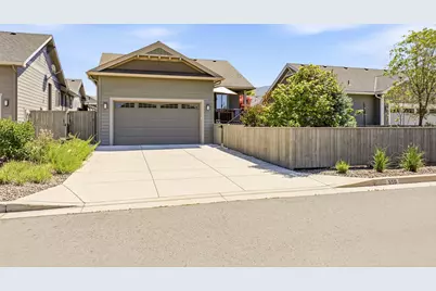 550 Windsong Way, Medford, OR 97504 - Photo 33