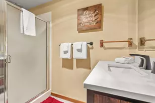 18066 E Butte Ln, Sunriver, OR 97707 - Photo 19