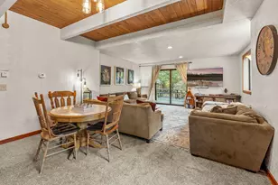 18066 E Butte Ln, Sunriver, OR 97707 - Photo 9