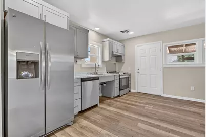 347 N 2nd Street, Central Point, OR 97502 - Photo 15