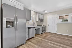 347 N 2nd St, Central Point, OR 97502 - Photo 15