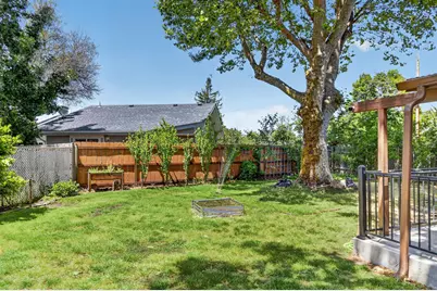 347 N 2nd Street, Central Point, OR 97502 - Photo 27