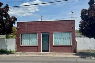 253 E Main St, Klamath Falls, OR 97601 - Photo 1