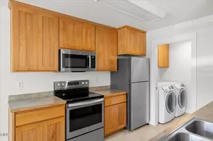 2264 McCall, Ashland, OR 97520 - Photo 11